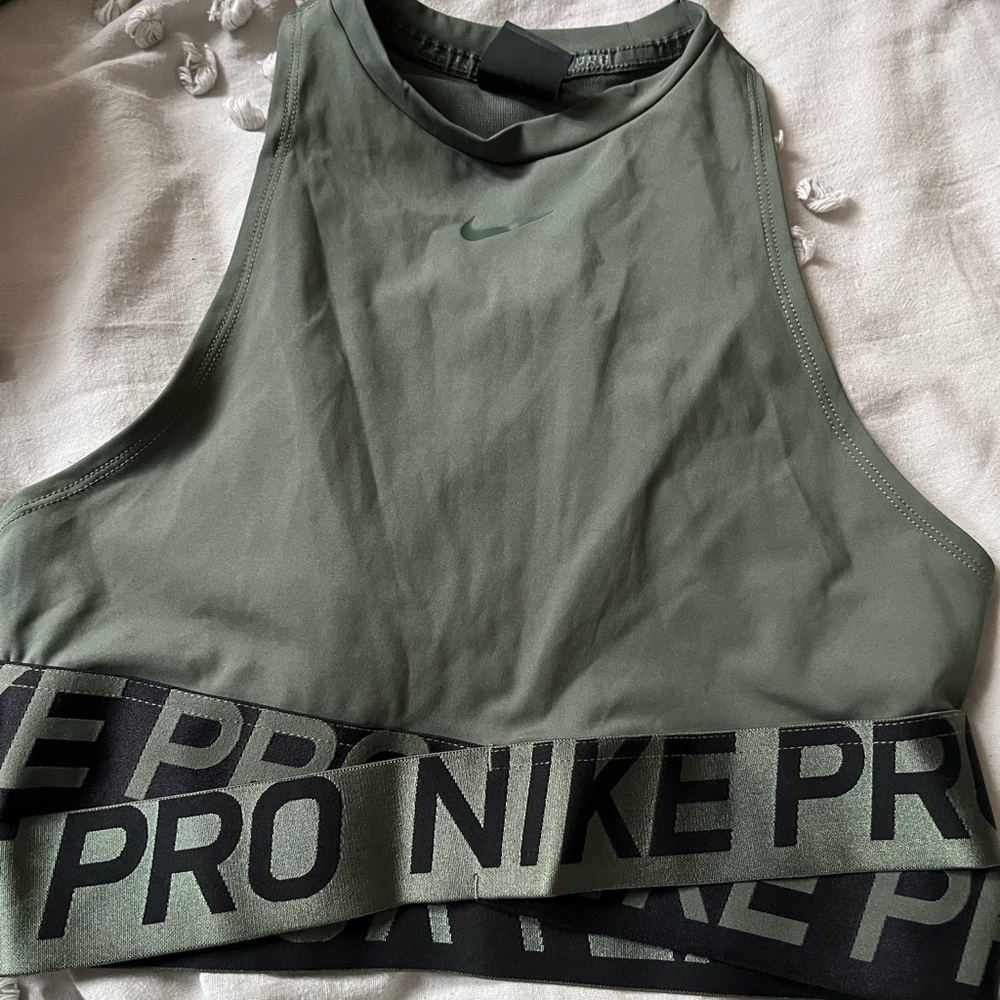 Nike medium sports bra